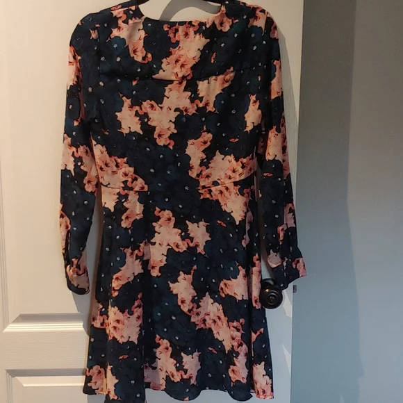 Vero Moda Mini Dress - Picture 4 of 6